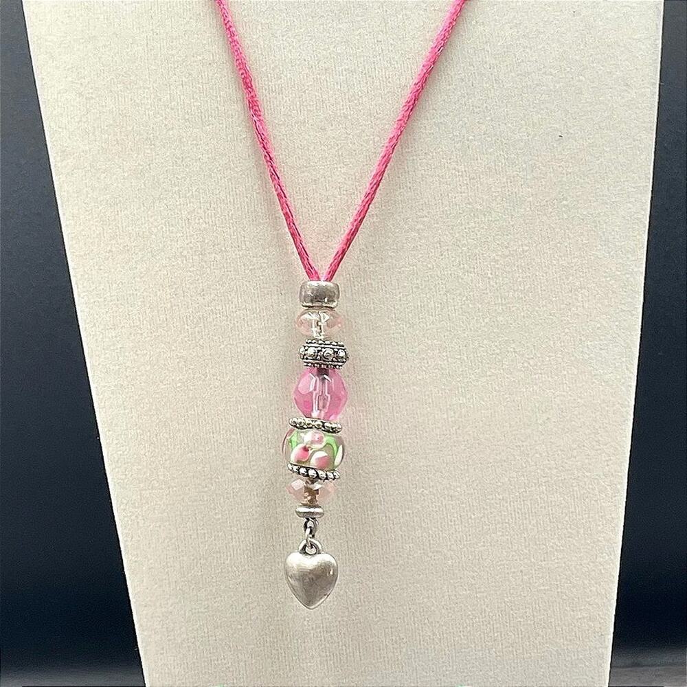 VTG Pink Whimsical Inlay Floral Faceted Glass Beads Heart Pendant Cord Necklace